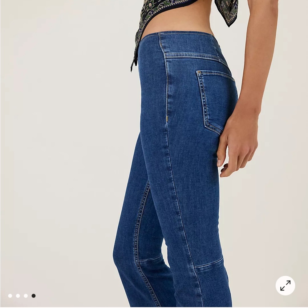 We The Free Penny Pull-On Flare Jeans Size 27 - Picture 3 of 13